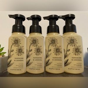 BATH AND BODY WORKS hand soap